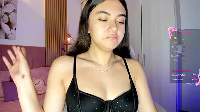 mia nevaeh online show from 04/24/26, 10:12