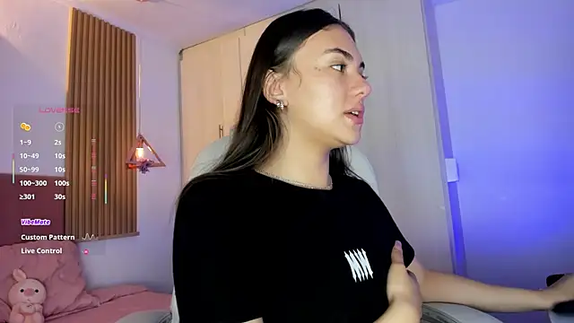 mia nevaeh online show from 07/11/26, 08:44
