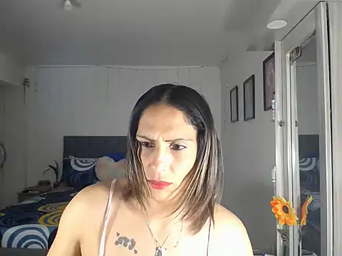 Corina hot online show from 05/06/26, 11:32