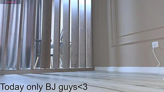 Snapshot of Ake_Mi chatting on 10/27/25, 05:22 Ake Mi online show from 10/27/25, 05:22