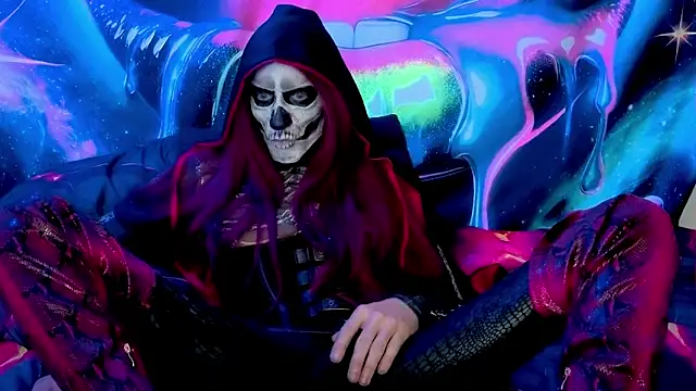 Snapshot of LuvNuk chatting on 11/01/25, 04:58 LuvNuk online show from 11/01/25, 04:58