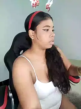 Snapshot of Fanny_Klean chatting on 12/20/24, 05:57 Fanny Klean online show from 12/20/24, 05:57