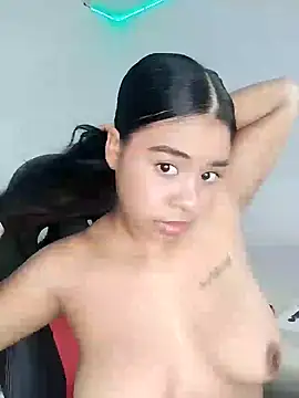 Snapshot of Fanny_Klean chatting on 12/22/24, 02:16 Fanny Klean online show from 12/22/24, 02:16