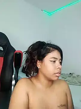 Snapshot of Fanny_Klean chatting on 12/26/24, 11:54 Fanny Klean online show from 12/26/24, 11:54