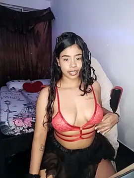 Snapshot of Fanny_Klean chatting on 10/15/25, 02:11 Fanny Klean online show from 10/15/25, 02:11