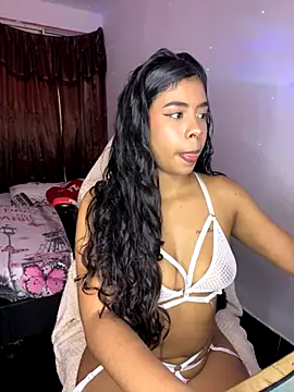 Snapshot of Fanny_Klean chatting on 10/16/25, 04:46 Fanny Klean online show from 10/16/25, 04:46