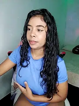 Snapshot of Fanny_Klean chatting on 10/26/25, 04:18 Fanny Klean online show from 10/26/25, 04:18