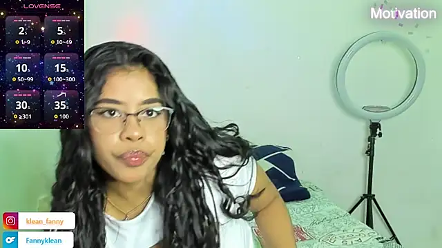 Snapshot of Fanny_Klean chatting on 12/15/25, 03:44 Fanny Klean online show from 12/15/25, 03:44