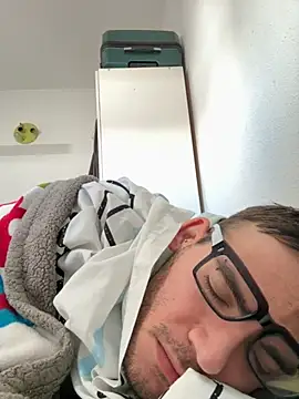 Snapshot of sperakevin98 chatting on 11/09/25, 01:53 sperakevin98 online show from 11/09/25, 01:53