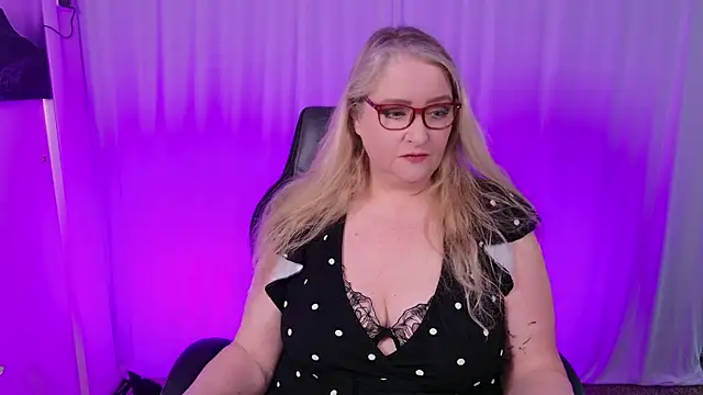 KatDSinclair online show from 02/03/25, 02:13