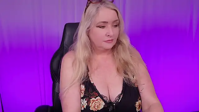 KatDSinclair online show from 03/17/25, 04:01