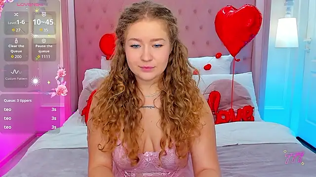 Snapshot of CassieRide chatting on 02/15/26, 07:51 CassieRide online show from 02/15/26, 07:51