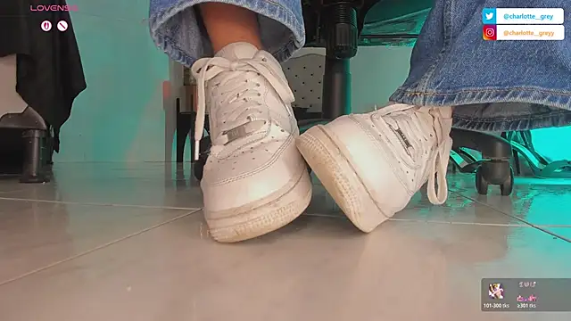 charlotte  grey online show from 10/17/25, 08:33