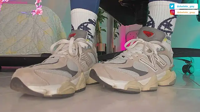 charlotte  grey online show from 10/22/25, 08:19