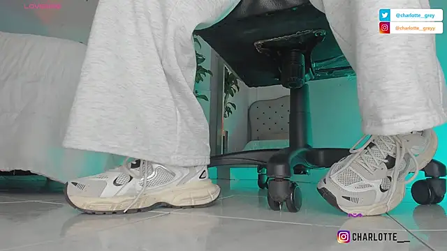 charlotte  grey online show from 10/28/25, 08:11