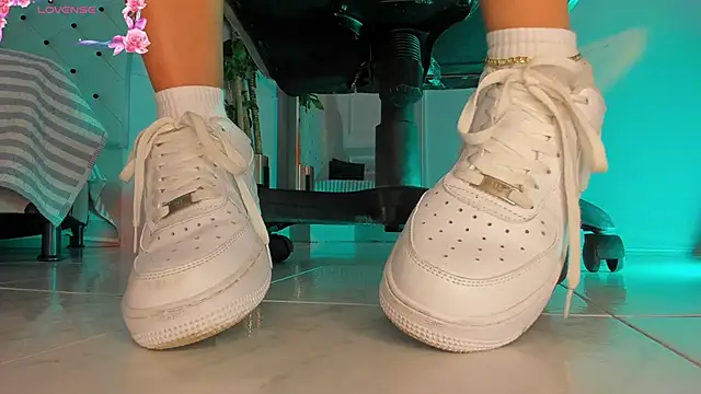 charlotte  grey online show from 01/31/26, 07:45