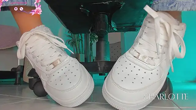 charlotte  grey online show from 02/25/26, 08:07