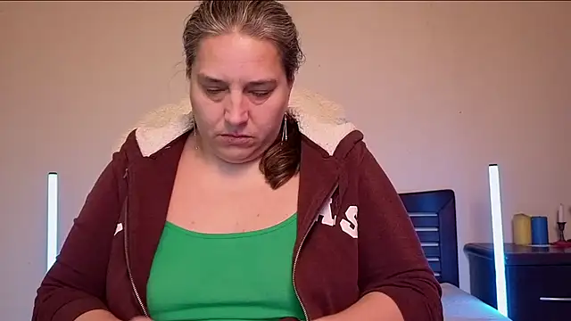 Snapshot of Niter chatting on 11/29/25, 01:30 Niter online show from 11/29/25, 01:30