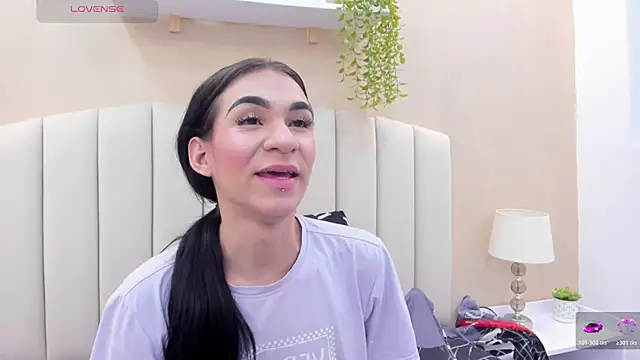 Mia thompson 19 online show from 02/07/26, 08:12