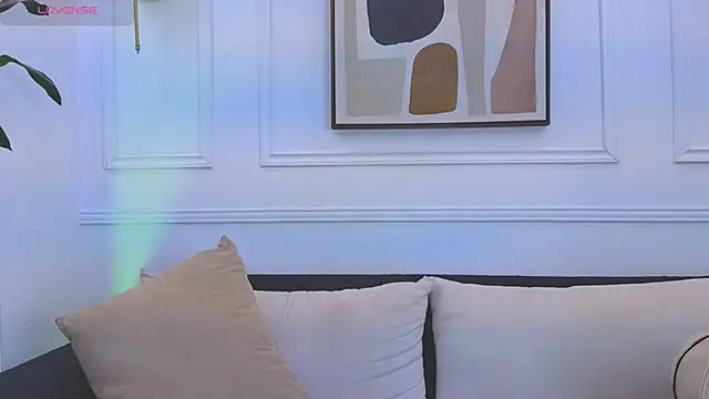 Mia thompson 19 online show from 02/25/26, 07:34