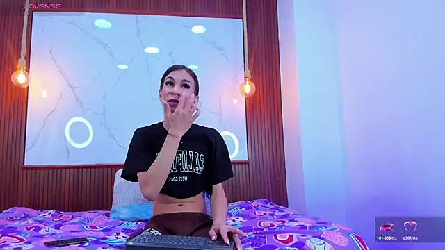 Mia thompson 19 online show from 03/12/26, 08:04