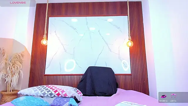 Mia thompson 19 online show from 03/22/26, 06:55