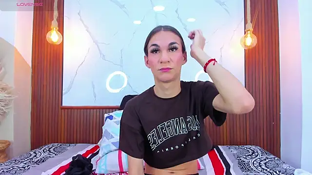 Mia thompson 19 online show from 03/25/26, 07:09