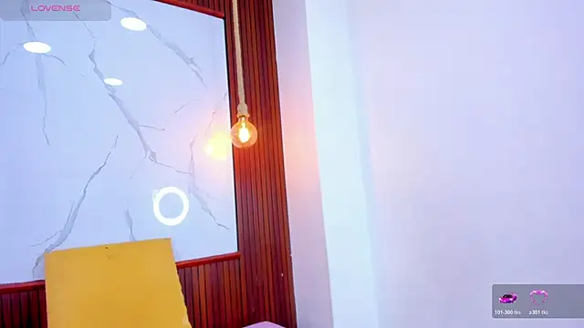 Mia thompson 19 online show from 04/10/26, 07:18