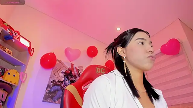 Snapshot of madelyn_rose_ chatting on 02/15/25, 02:37 madelyn rose online show from 02/15/25, 02:37
