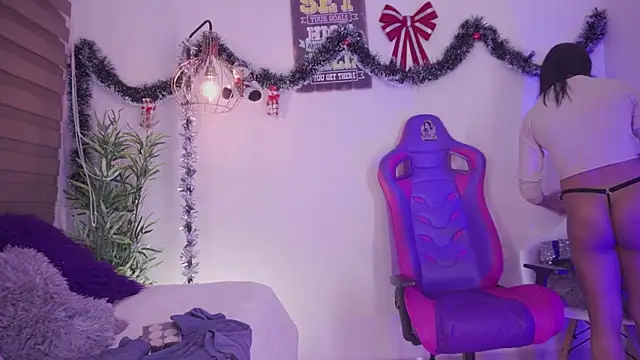 Snapshot of madelyn_rose_ chatting on 12/05/25, 02:09 madelyn rose online show from 12/05/25, 02:09