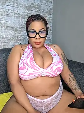 Snapshot of ExclusiveLeexx chatting on 01/19/25, 11:56 ExclusiveLeexx online show from 01/19/25, 11:56