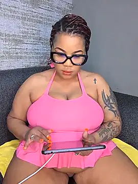 Snapshot of ExclusiveLeexx chatting on 01/21/25, 04:43 ExclusiveLeexx online show from 01/21/25, 04:43