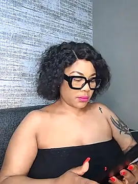 Snapshot of ExclusiveLeexx chatting on 03/08/25, 06:26 ExclusiveLeexx online show from 03/08/25, 06:26