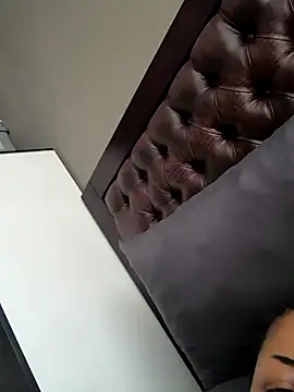 Snapshot of ExclusiveLeexx chatting on 03/09/25, 07:45 ExclusiveLeexx online show from 03/09/25, 07:45