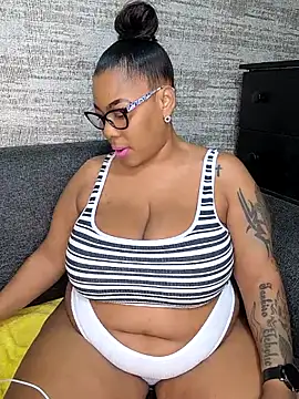 Snapshot of ExclusiveLeexx chatting on 10/11/25, 09:52 ExclusiveLeexx online show from 10/11/25, 09:52