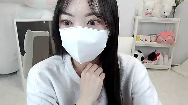 momo room online show from 05/01/26, 11:59