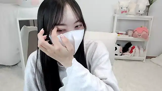 momo room online show from 05/04/26, 12:34