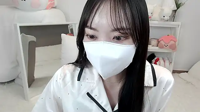 momo room online show from 05/15/26, 11:17