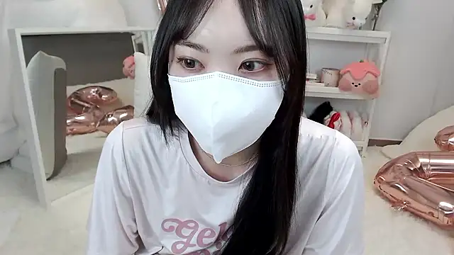 momo room online show from 05/24/26, 11:04