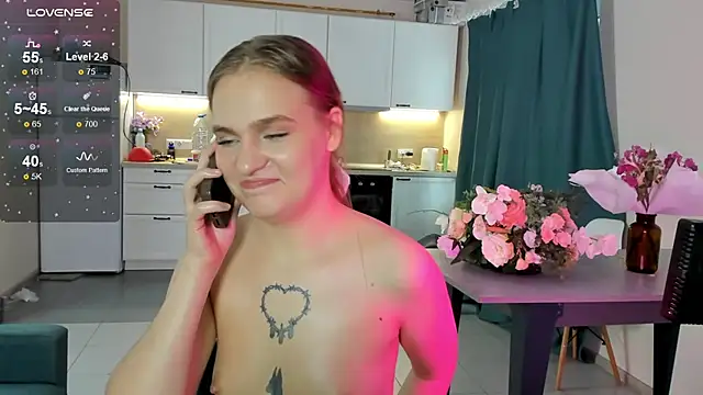 Snapshot of CarolineLovers chatting on 12/05/24, 08:55 CarolineLovers online show from 12/05/24, 08:55