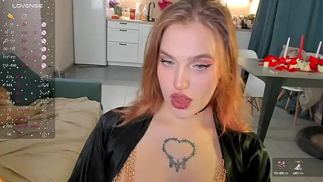 Snapshot of CarolineLovers chatting on 12/25/24, 11:53 CarolineLovers online show from 12/25/24, 11:53