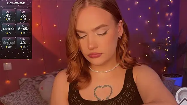 Snapshot of CarolineLovers chatting on 02/28/25, 11:01 CarolineLovers online show from 02/28/25, 11:01