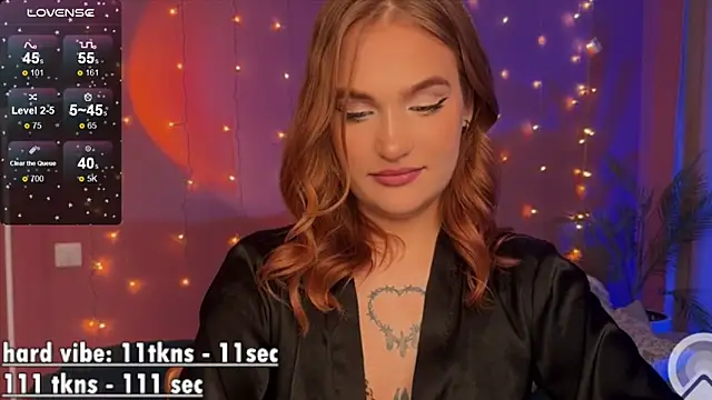 Snapshot of CarolineLovers chatting on 03/05/25, 11:49 CarolineLovers online show from 03/05/25, 11:49