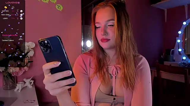 Snapshot of CarolineLovers chatting on 09/18/25, 08:11 CarolineLovers online show from 09/18/25, 08:11