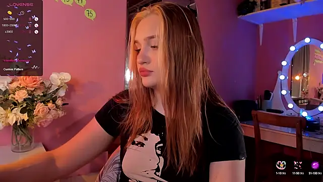 Snapshot of CarolineLovers chatting on 10/09/25, 11:14 CarolineLovers online show from 10/09/25, 11:14