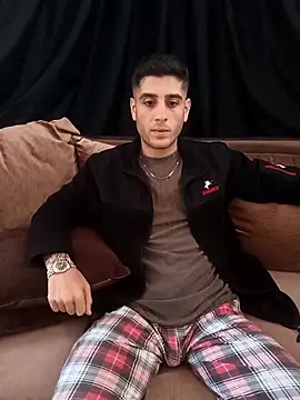 arenn1997 online show from 10/14/25, 01:01