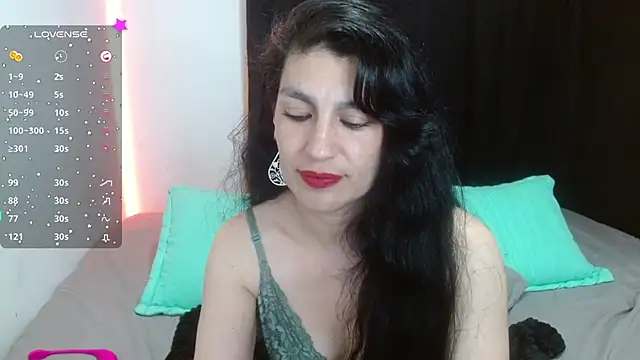 Snapshot of cristina_connor chatting on 12/20/24, 03:25 cristina connor online show from 12/20/24, 03:25