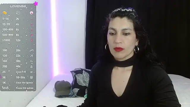 Snapshot of cristina_connor chatting on 12/29/24, 10:57 cristina connor online show from 12/29/24, 10:57