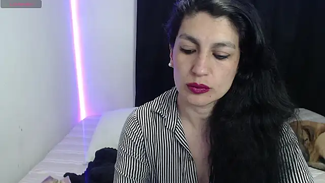 Snapshot of cristina_connor chatting on 01/15/25, 04:25 cristina connor online show from 01/15/25, 04:25