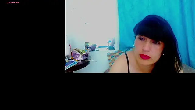Snapshot of cristina_connor chatting on 10/27/25, 01:31 cristina connor online show from 10/27/25, 01:31